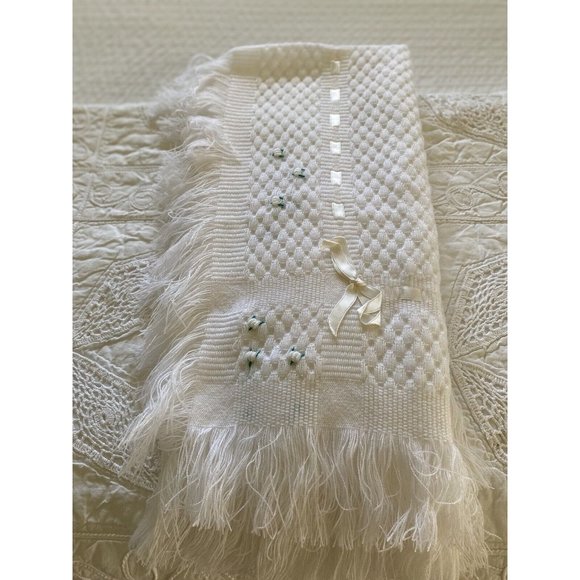 Vintage Carson Pirie Scott White‎ Embroidered Baby Blanket 38 x 42 Spain Acrylic - Picture 10 of 16